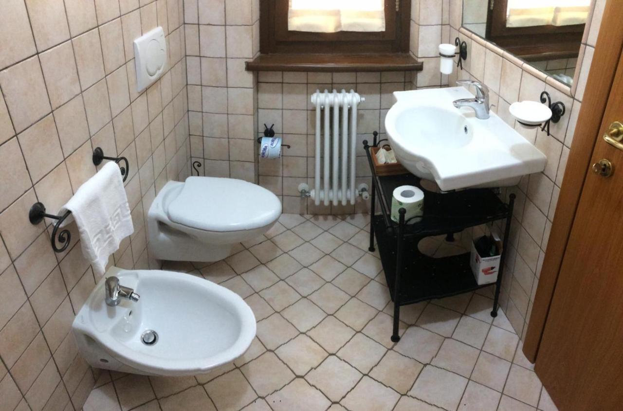 Il Castagno Bed and Breakfast Montemonaco Exteriör bild