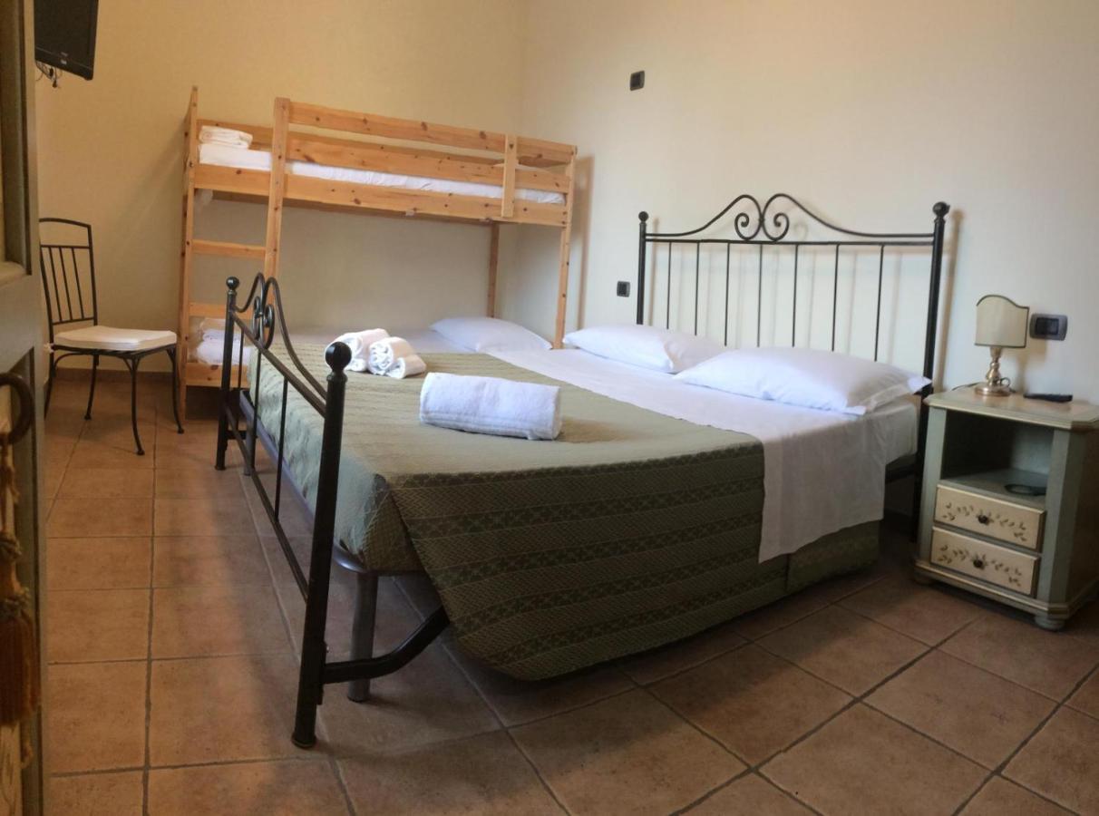 Il Castagno Bed and Breakfast Montemonaco Exteriör bild